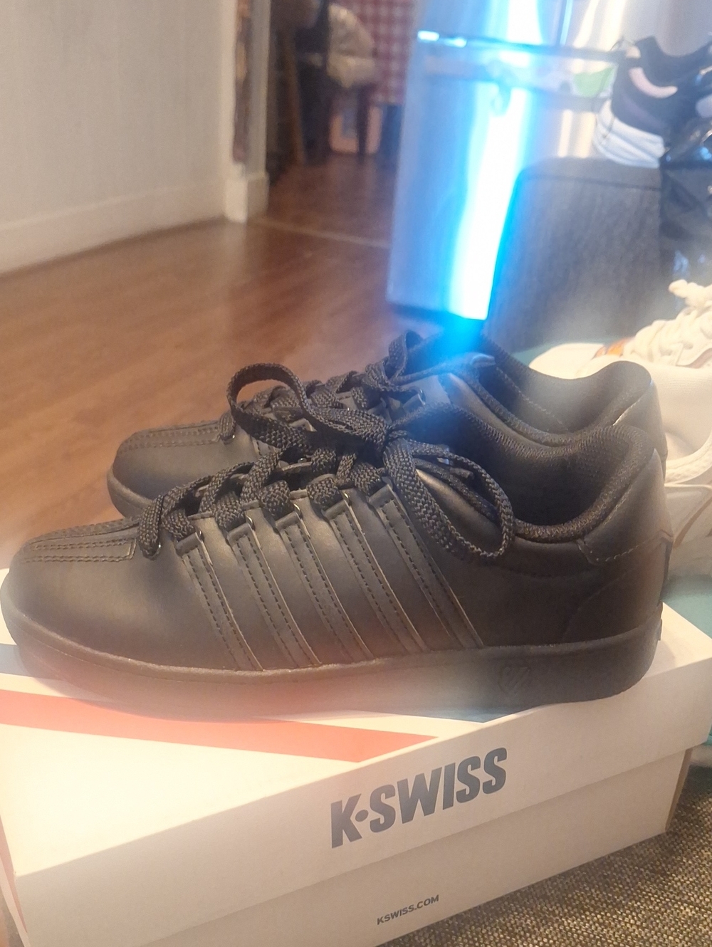 K-Swiss Women’s Classic Black Lace-Up Sneakers